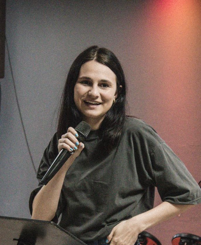 Sara Silva - Especialista em Projeção